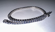 BRACCIALE TENNIS IN ORO BIANCO 18kt. CON ZAFFIRI CEYLON NATURALI ct. 3,33