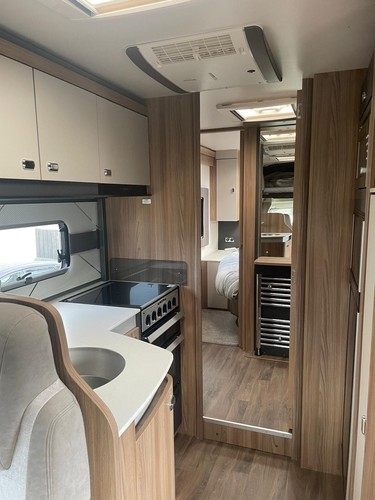 SWIFT Kon Tiki 650 High Line 2019 12k miles - Picture 11 of 12