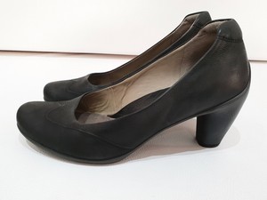 ecco ladies court shoes