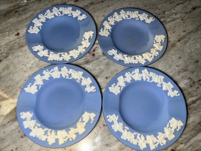 4 Vintage Wedgewood Pale Blue Jasper Round Grapevine Ashtrays 3 1/2  trinket dsh