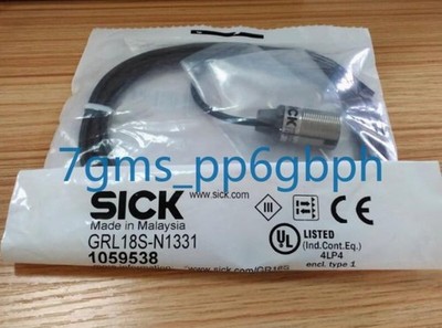 1PCS NEW   GRL18S-N1331 mirror reflection photoelectric switch sensor *tm