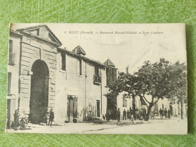 CPA MÉZE BOULEVARD MAREUIL VILLEBOIS ET PORTE CAVALERIE ANIMÉ 
