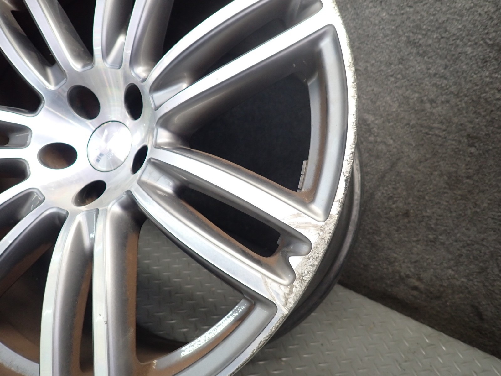 Maserati Quattroporte 2014-2021 Wheel