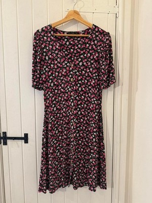 F&F Kleid V-Ausschnitt Knopfleiste Kurzarm Blumen UK 10 Gc (R1)