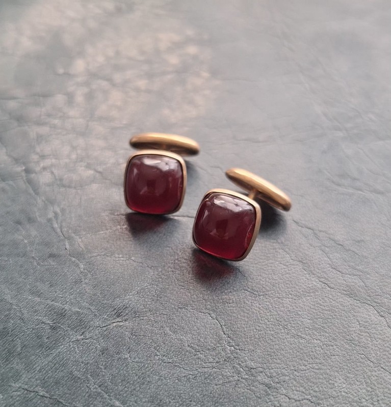Vintage Art Deco Beautiful Gold Tone Burgundy Cuff Links Estate Sale  Cufflinks 