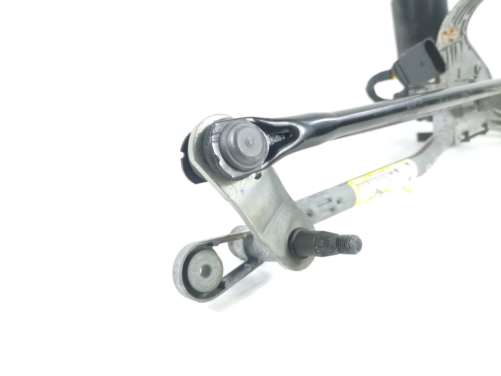 Maserati Ghibli S 3.0 Q4 2015  Front Windshield Wiper Mechanism 670007561 OEM