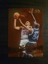 GRANT HILL 1995-96 Skybox Dynamic Foil SP Insert #D5 Pistons Duke HOF. G14