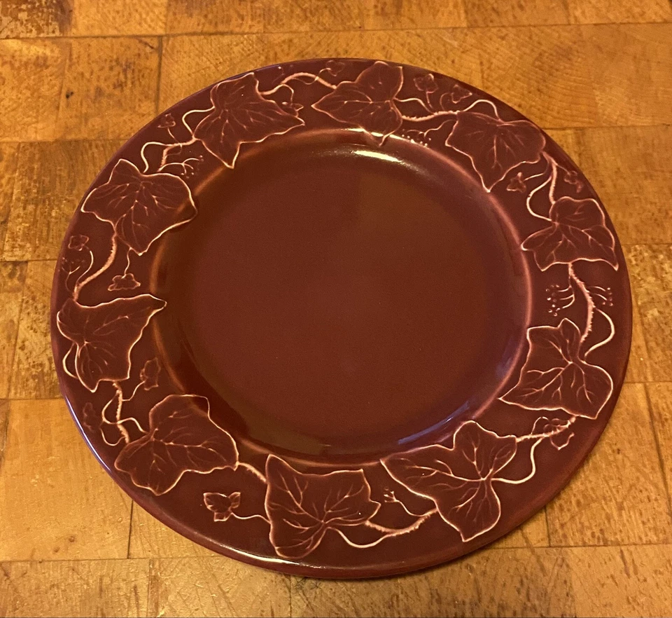 Crate & Barrel Varages France 8 1/4" Salad Plates Maroon Ivy Vine New Never Used - Image 2 of 4