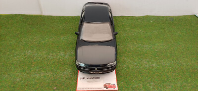 MINIATURE RENAULT SAFRANE, échelle 1/18, de Solido, rayée. EUR 17,00 - FR