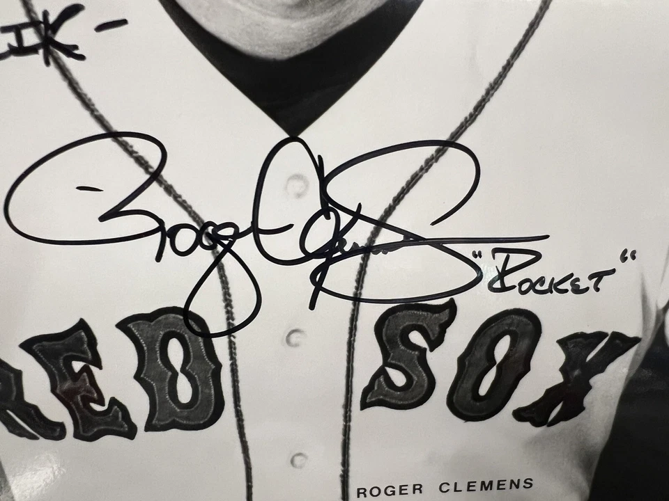Roger Clemens Signed Autographed 8x10 Press Photo Boston Red Sox "Rocket" - Image 3 of 4