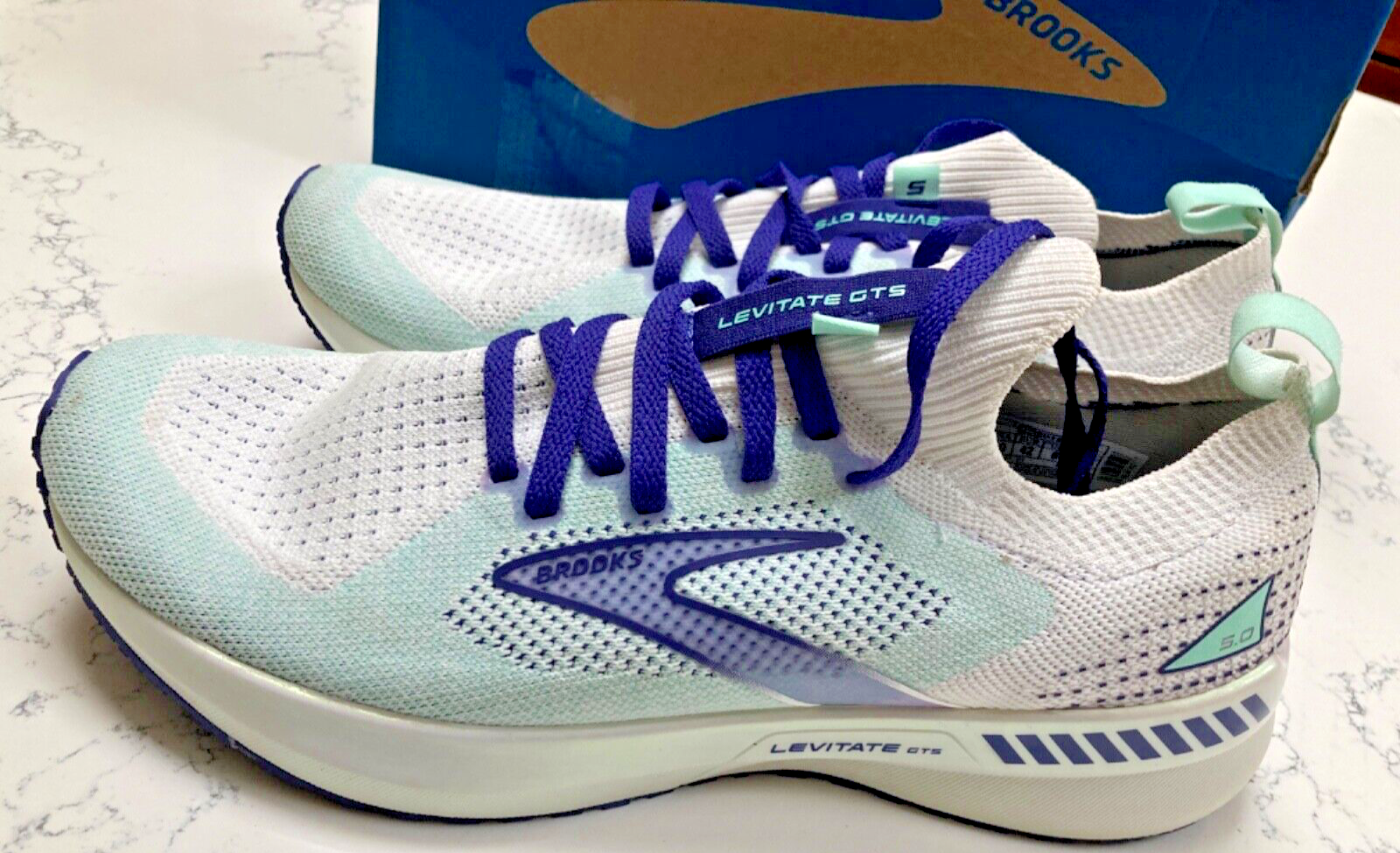 Brooks Running Shoes Levitate GTS 5 Women’s 10 Medium EUC Near Mint-image