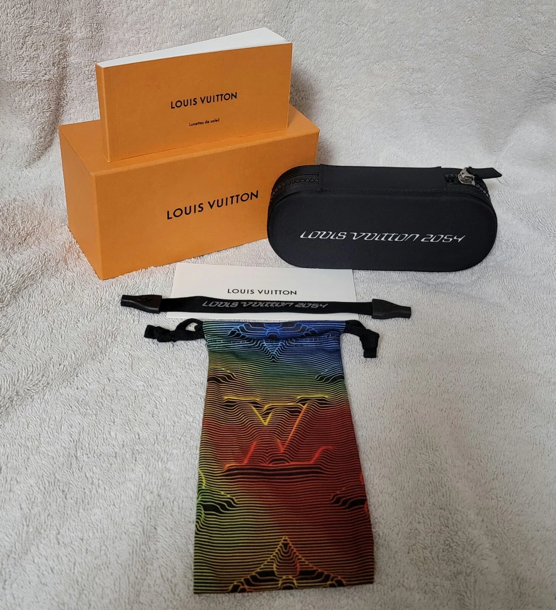 Louis Vuitton LV Signature Round Sunglasses