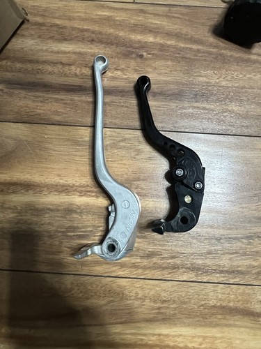 2006-2007 SUZUKI GSXR600/750 (Lot of 2) BRAKE LEVERS 1 OEM 1 AFTERMARKET BLACK - Picture 5 of 5