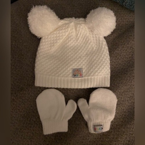 Adorable White Baby Pom-Pom Beanie and Mittens Set 6-18 months