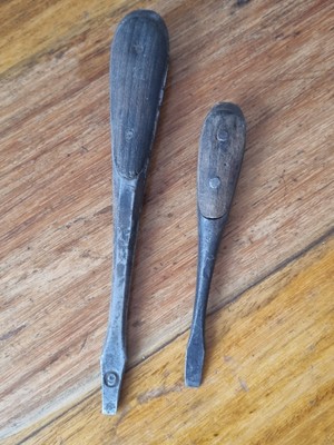 Antiker deutscher Holzgriff 4'' & Holzgriff 5,5'' Flachkopfschraubendreher