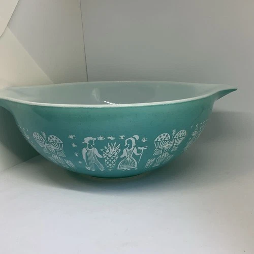 Vintage PYREX TURQUOISE Blue Amish Butterprint Cinderella 4 Qt Mixing Bowl 444
