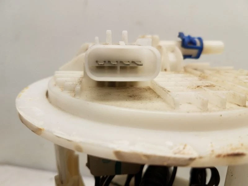 2005-07 Chrysler Town & Country (3.8L / LWB) Fuel Pump Assembly - Image 4 of 4