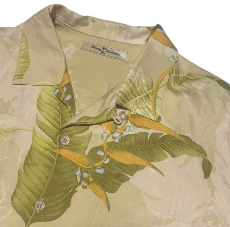 Tommy Bahama Mens Size Large Hawaiian Style Floral 100% Silk Shirt
