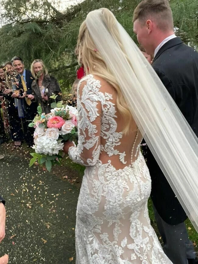 Luxury Mermaid Wedding Dresses Long Sleeve Lace Applique Bridal Gown Sweep Train - Image 4 of 4