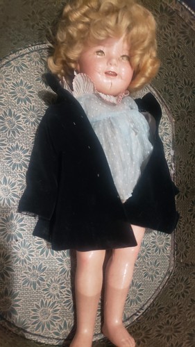 Shirley Temple Doll With Antique Leather case. - Picture 3 of 13