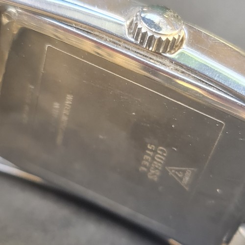 Vintage Guess Watch Japan Movement Stainless Steel Case & Bracelet Works Well - Picture 7 of 15
