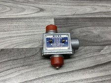 Honeywell Micro Switch BZE-RNX34 Limit Switch Dual Plunger 10L40 BI