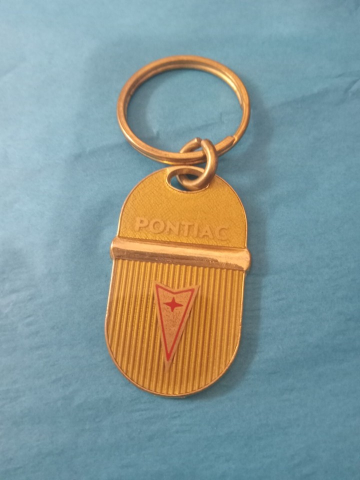 VINTAGE PONTIAC KEYCHAIN BRASS CAR MAKE LOGO RARE GIFT PRESENT GOLD RED
