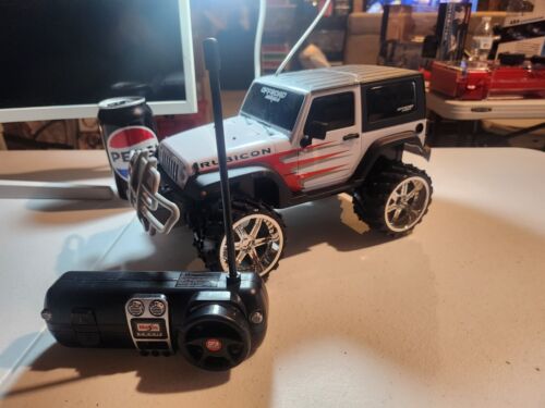 Jeep Wrangle Rubicon Maisto 1/16 Remote Control Complete And Working - Picture 1 of 1