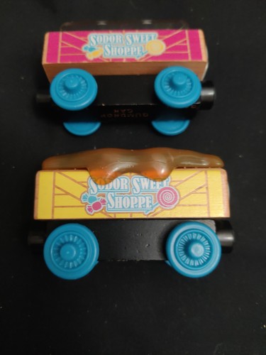 Thomas And Friends Wooden Railway Sodor Sweet Shop Caramel & Gumdrop Cars - Imagen 2 de 5