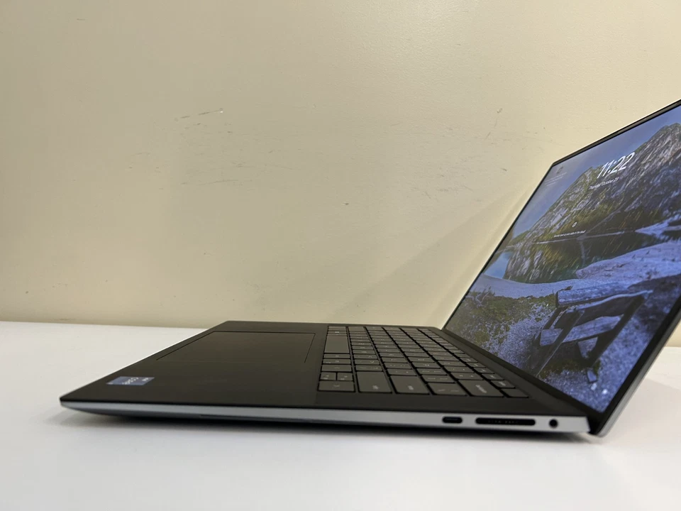 Dell Precision 5560 15.6" i7-11850H @ 2.50GHz 1 TB NVMe SSD 32GB RAM Win 11 Pro Foto 4 de 4