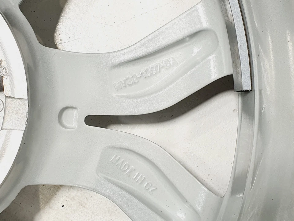 ➡️LLANTA / RUEDA ALUMINIO 255/60 R19 LAND ROVER DISCOVERY 5 /  HY32-1007-DA 2020 - Imagen 4 de 4