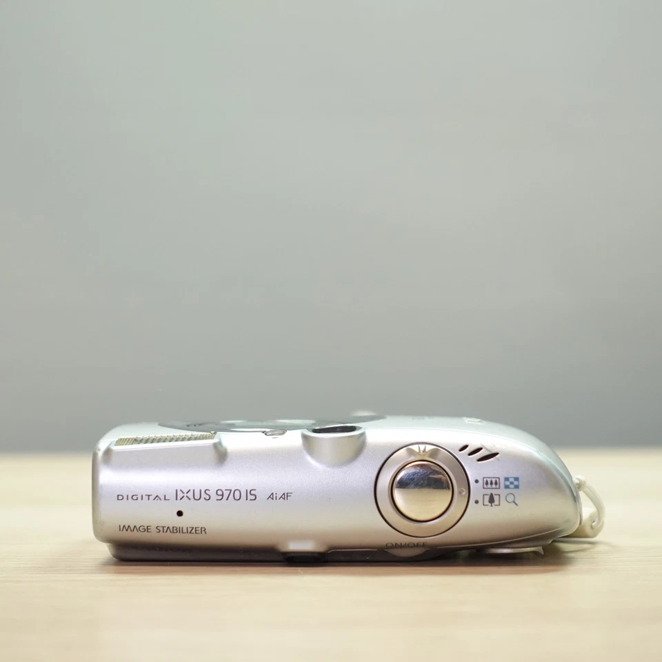 Canon IXUS 970 IS Digitale Kompaktkamera - Bild 3 von 4