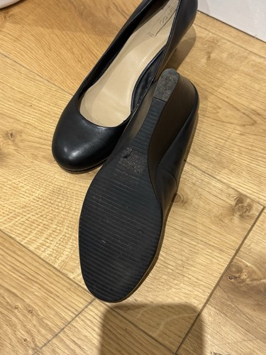 ALDO Black Leather Court Shoes Wedge Heel Slip On Size 7 UK - Picture 2 of 3
