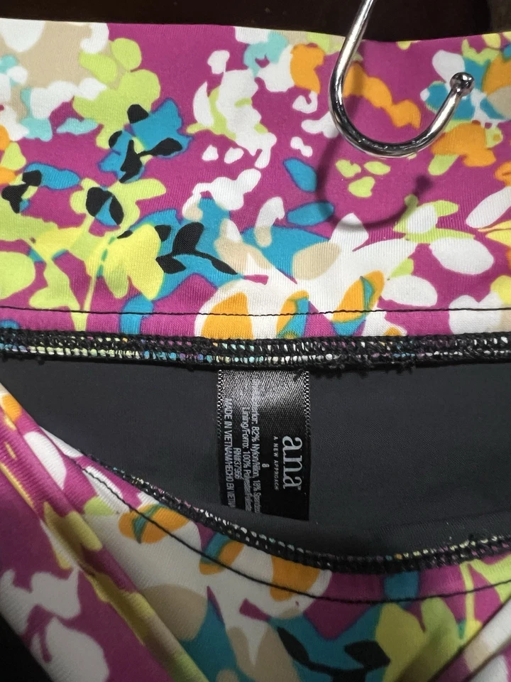 Pantalones cortos de natación negros para mujer A New Approach con patrón floral talla 8 Foto 3 de 3