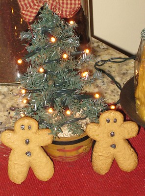 2 MINI 2.5 resin GINGERBREAD COOKIES use in WREATH GARLAND BOWL w spices hg