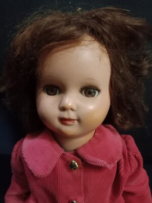 POUPÉE SANS MARQUE en habits traditionnels 37 cm Ari ? ( Suisse, Allemagne