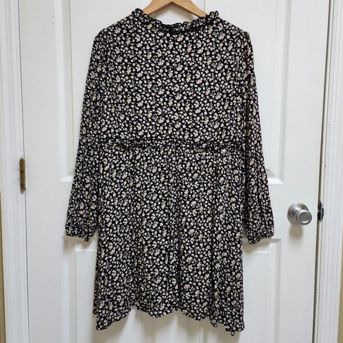 Emily Wonder Dress L Rayon Black Ditsy Floral V Neck Ruffle Stretch Cottage - Picture 3 of 11