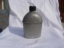 VOLLRATH WWII US MILITARY METAL ORIGINAL CANTEEN DATED 1945
