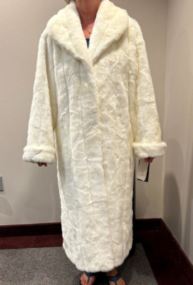 Terry Lewis Classic Luxuries - White Faux Fur Coat - Size LARGE