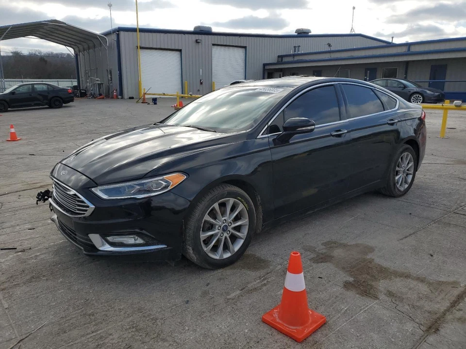 Used Front Left Fender fits: 2017 Ford Fusion L. w/o charging port Front Left Gr - Image 2 of 4