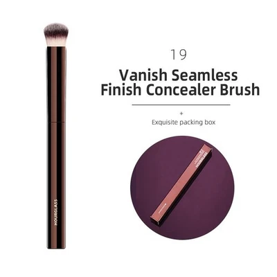 Hourglass Vanish Seamless Finish Concealer Brush
