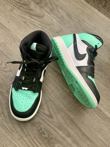 Nike Air Jordan 1 Retro High OG Green Glow White Black FD1437-130 Sz 3.5Y - Picture 2 of 15