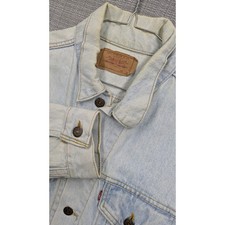Vintage Levis 70506 0211 Light Wash Denim Trucker Jacket Mens Medium Made in USA