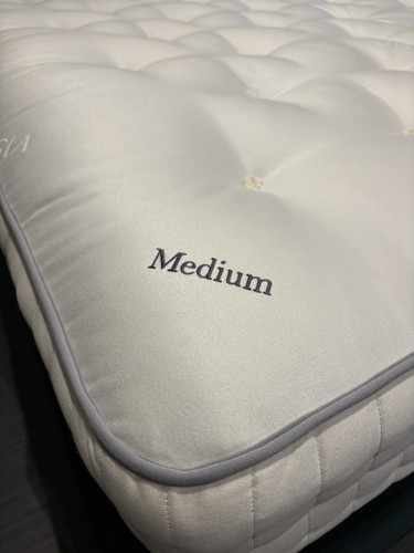 Vispring Prestige Superking Divan Bases & Regal Superb 6”0 Mattress RRP £12,800 - Picture 9 of 9