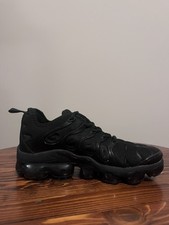 Nike Air VaporMax Plus Black Athletic Shoes 924453-001 Men size 7 Women Size 8.5