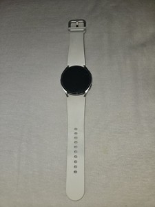 SAMSUNG Galaxy Watch6 40mm Aluminiumgehäuse mit Silikonarmband - Gold (Wi-Fi...