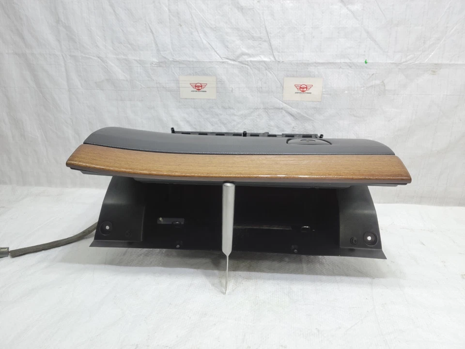 03-06 沃尔沃 XC90 Dash 手套盒存储隔层 3409563 原始设备制造商 — 第 3/4 张图片