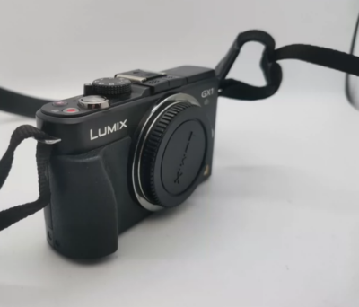Panasonic LUMIX DMC-GX1 24.2MP SLR Black Mirrorless