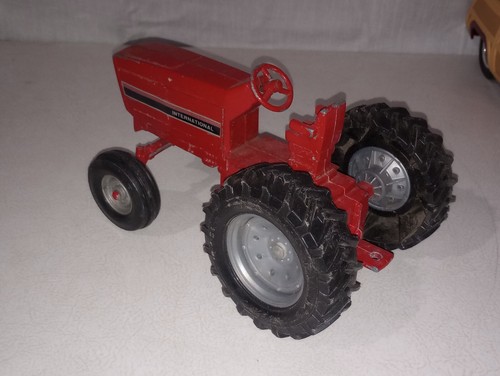 Ertl 1:16 Scale International Harvester Row Crop Tractor #415 MADE IN USA - Picture 5 of 10