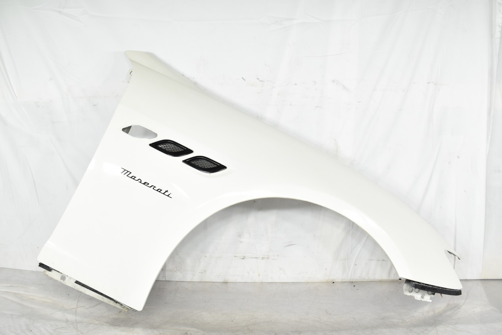 14-24 Maserati Quattroporte M156 S Q4 GTS Right Side Fender Assembly White OEM